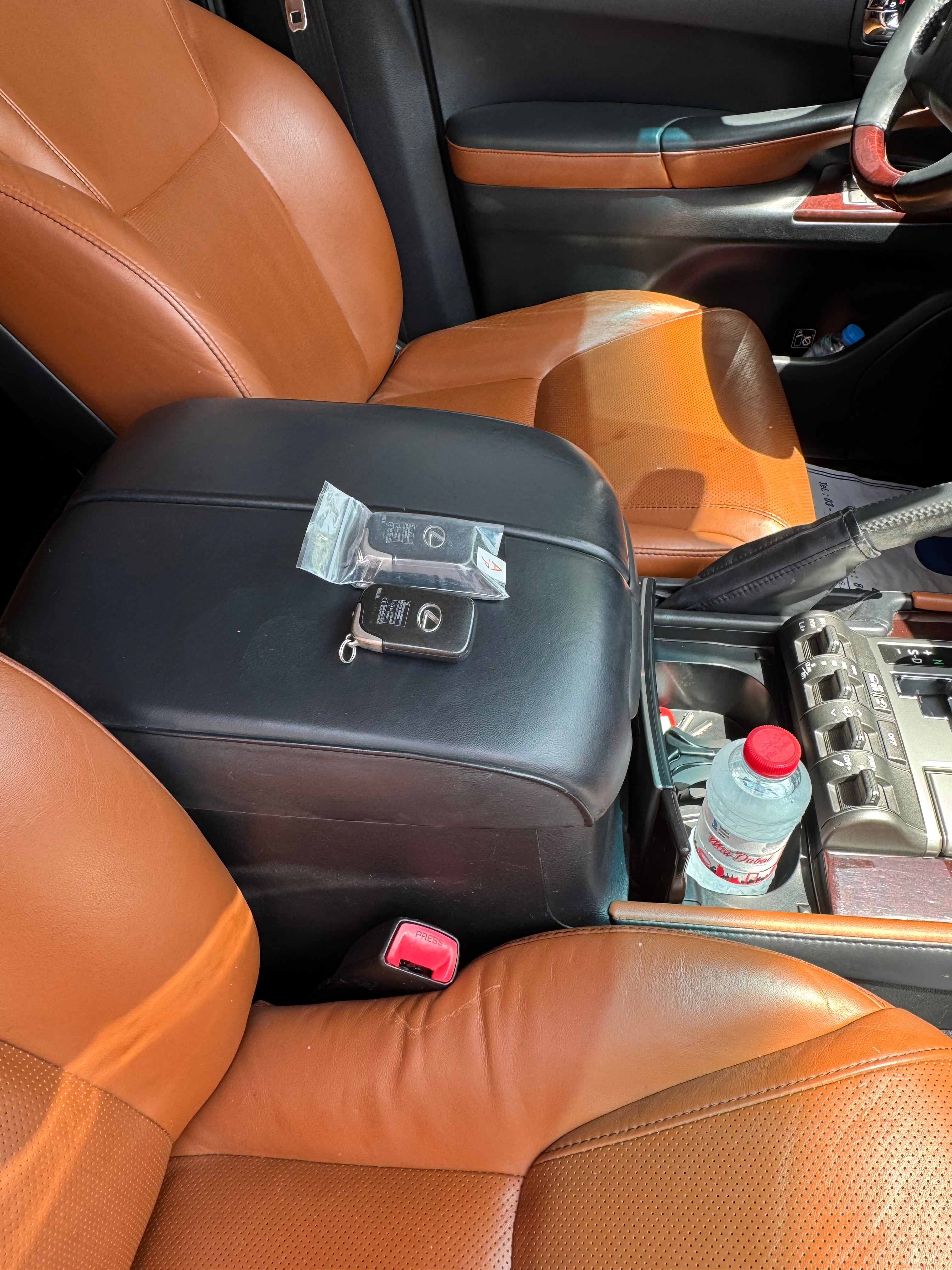 Weiß Lexus LX 570 Luxury 2013